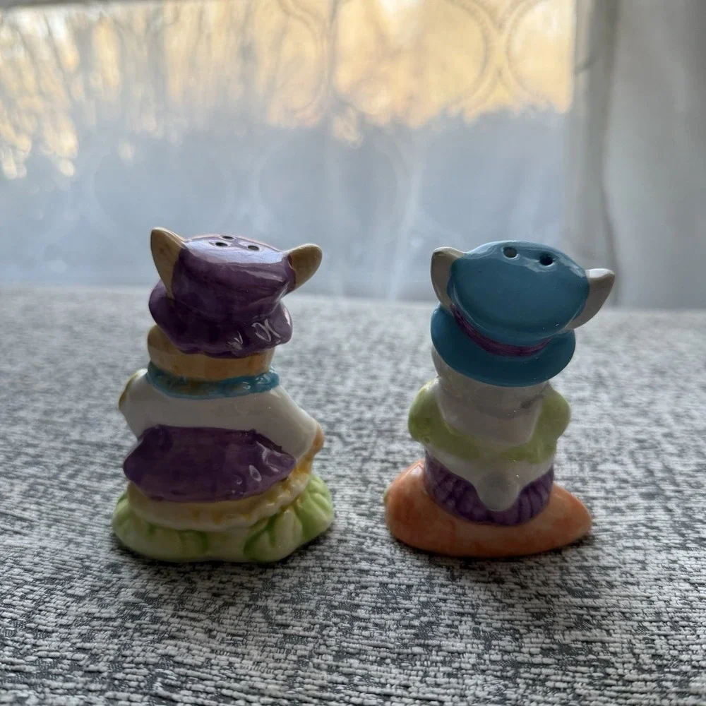 Easter Bunnies Salt Pepper Shakers Vintage WCL 4